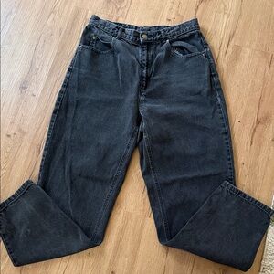 High rise vintage Liz Wear jeans.